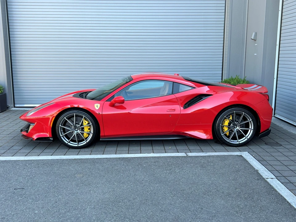 2019 Ferrari 488 Pista - Image 5 of 31