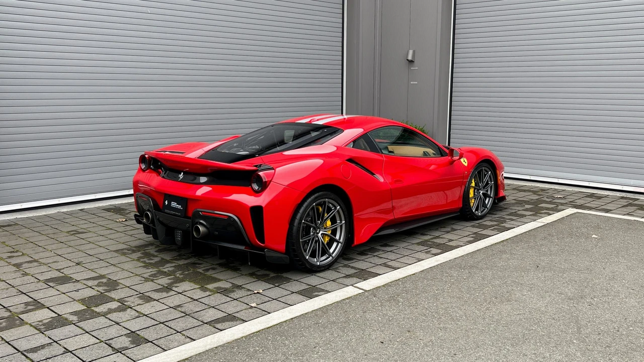 2019 Ferrari 488 Pista - Image 11 of 31
