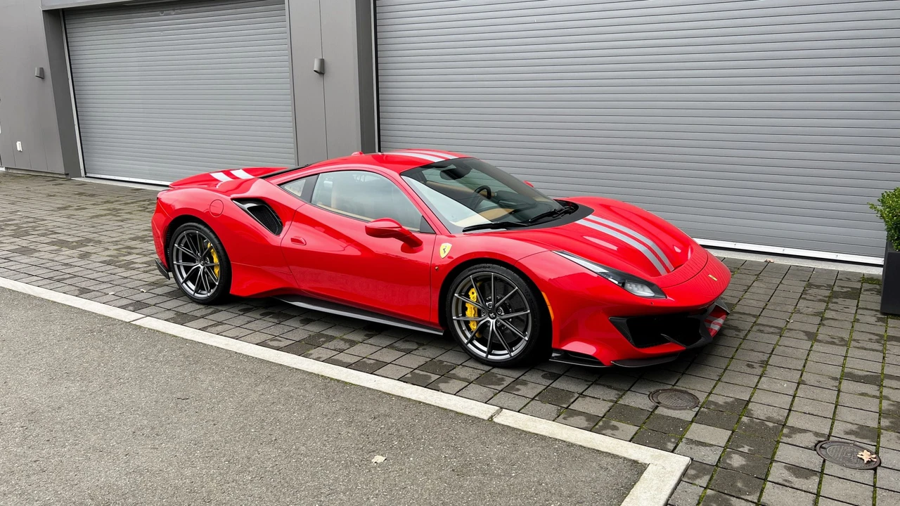 2019 Ferrari 488 Pista - Image 13 of 31