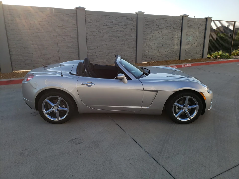 2007 Saturn Sky - Image 12 of 31