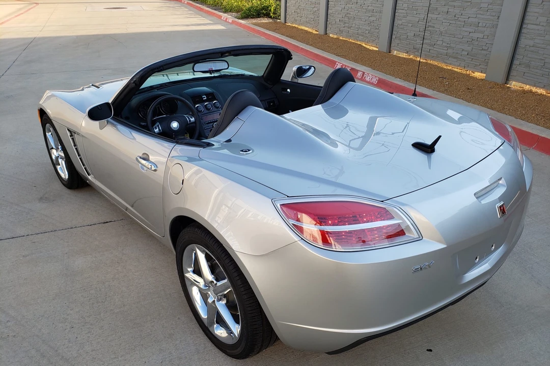 2007 Saturn Sky - Image 7 of 31