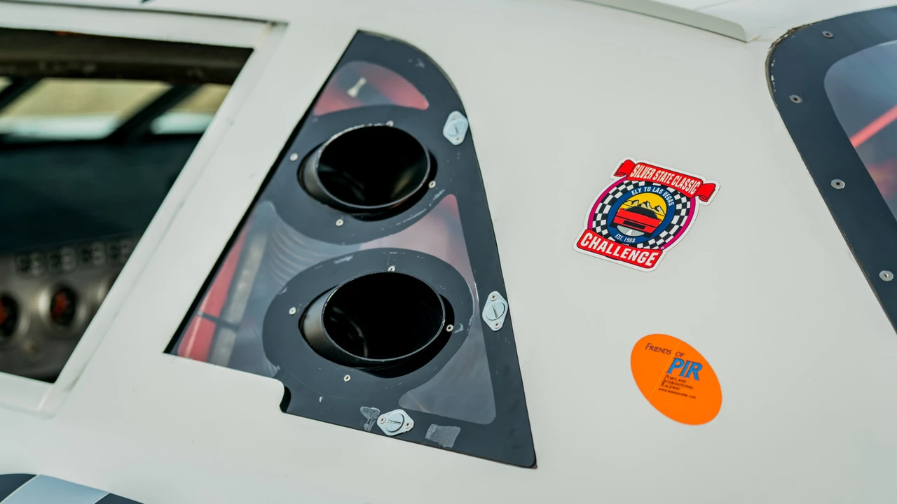 Chrysler LeBaron - Image 29 of 31