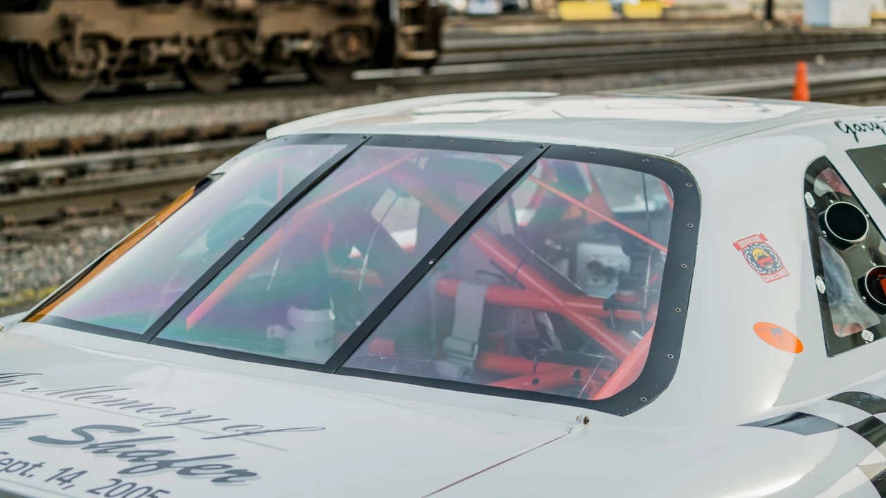 Chrysler LeBaron - Image 30 of 31