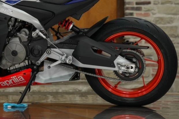 2022 Aprilia - Image 7 of 9