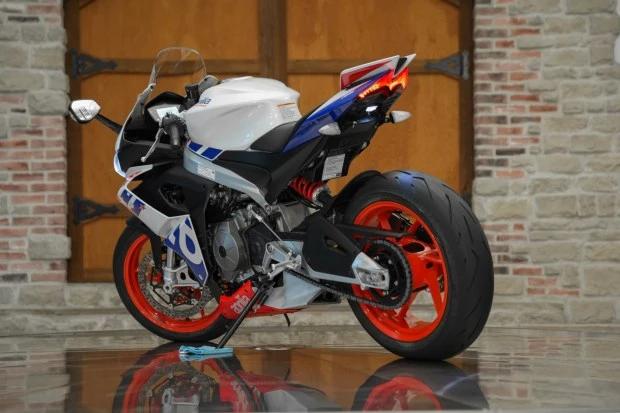 2022 Aprilia - Image 2 of 9