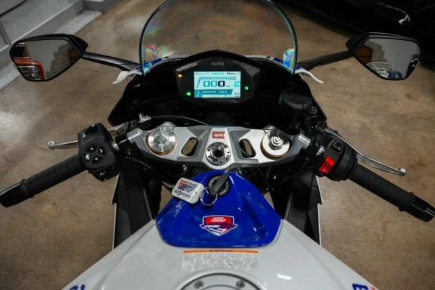 2022 Aprilia - Image 4 of 9