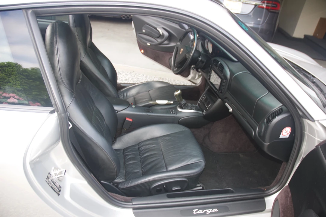 2002 Porsche 996 Carrera - Image 29 of 31