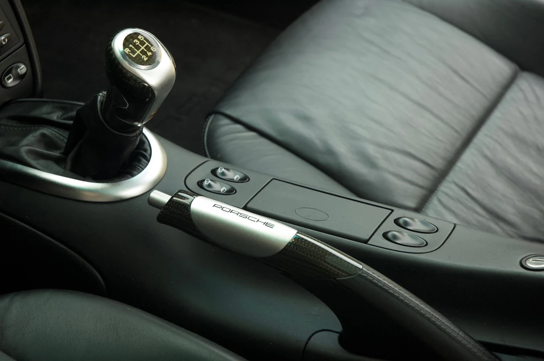 2002 Porsche 996 Carrera - Image 27 of 31