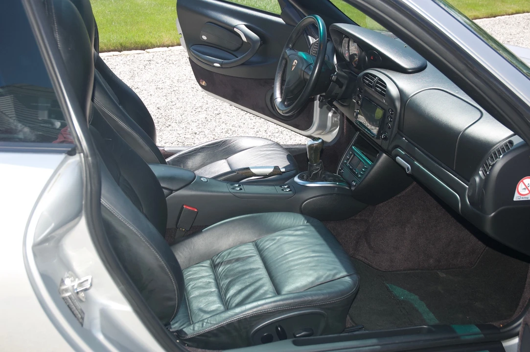 2002 Porsche 996 Carrera - Image 30 of 31
