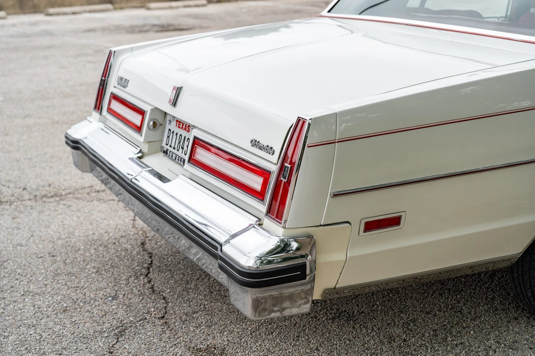 1977 Oldsmobile 98 - Image 25 of 31
