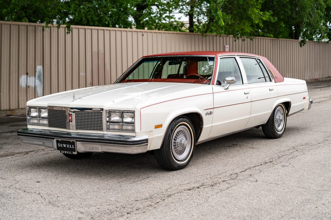 1977 Oldsmobile 98 - Image 3 of 31