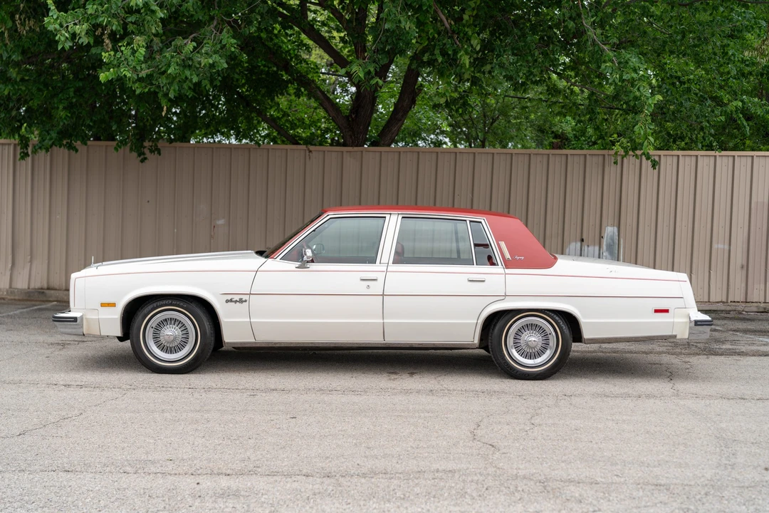 1977 Oldsmobile 98 - Image 10 of 31