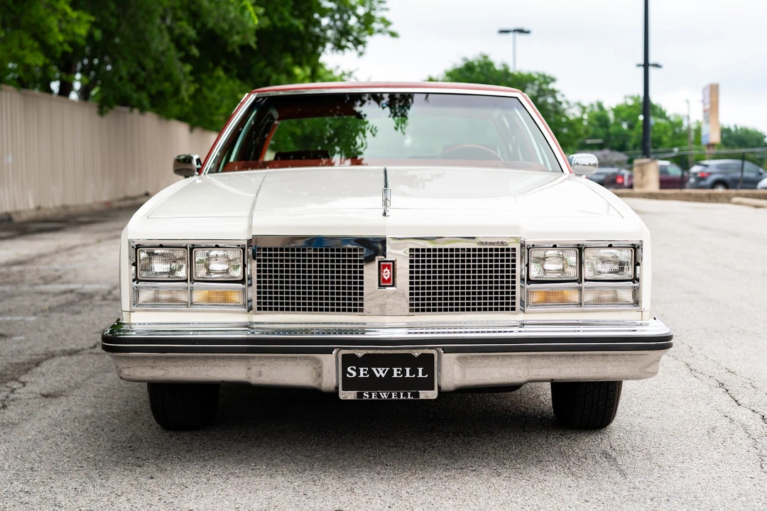 1977 Oldsmobile 98 - Image 4 of 31