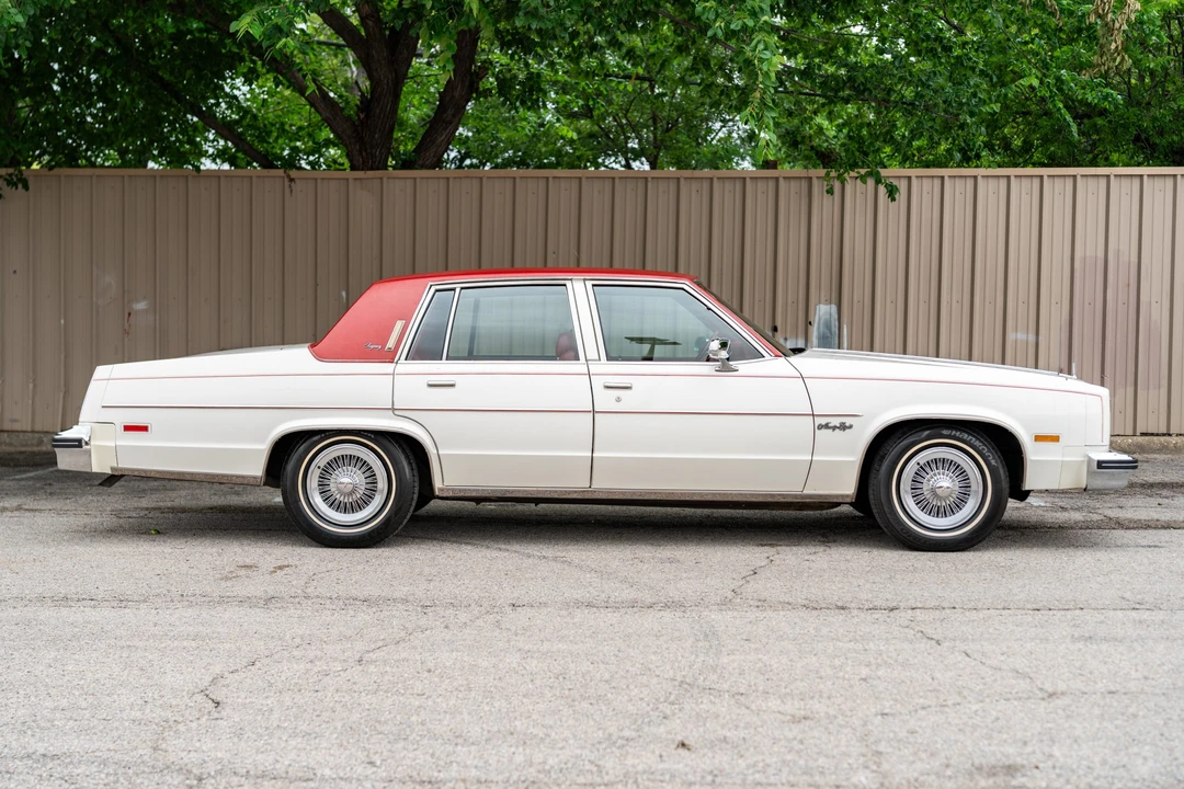 1977 Oldsmobile 98 - Image 6 of 31