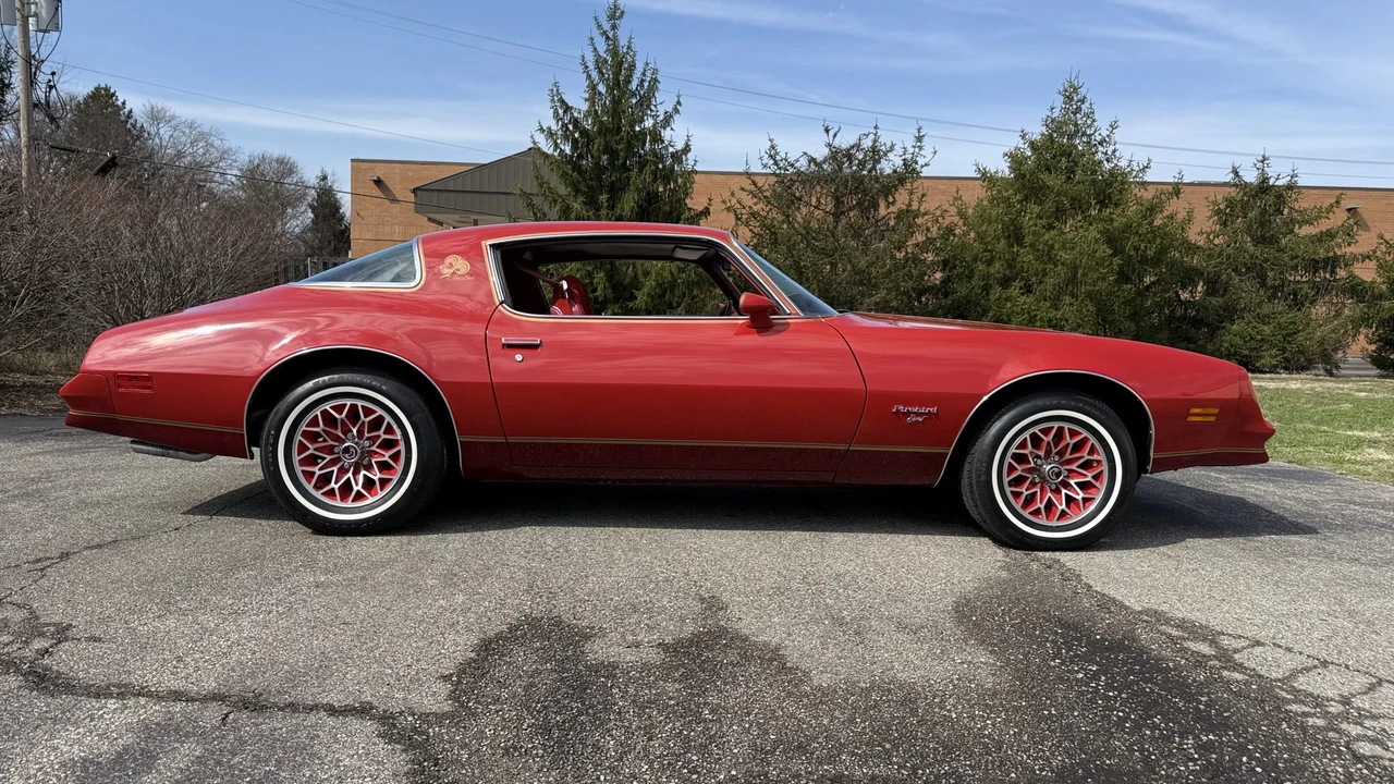 1978 Pontiac Firebird 2nd Gen - Image 12 of 31
