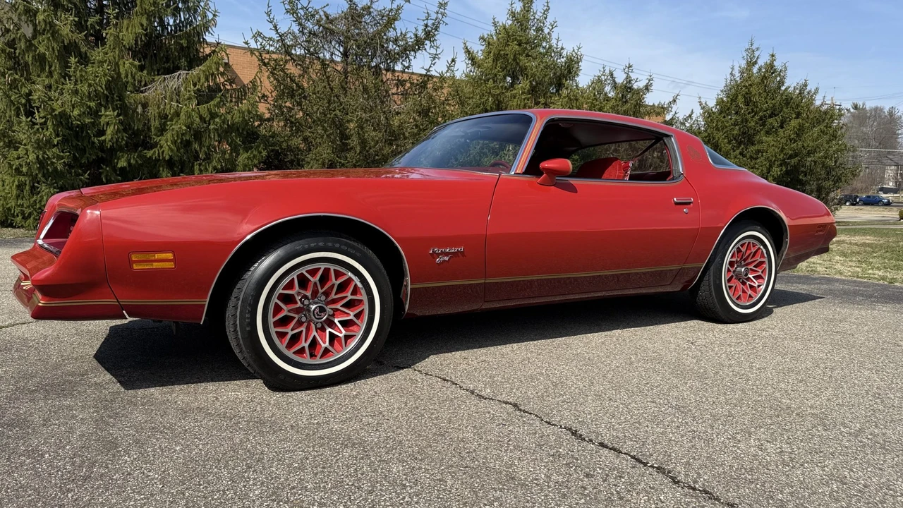 1978 Pontiac Firebird 2nd Gen - Image 21 of 31
