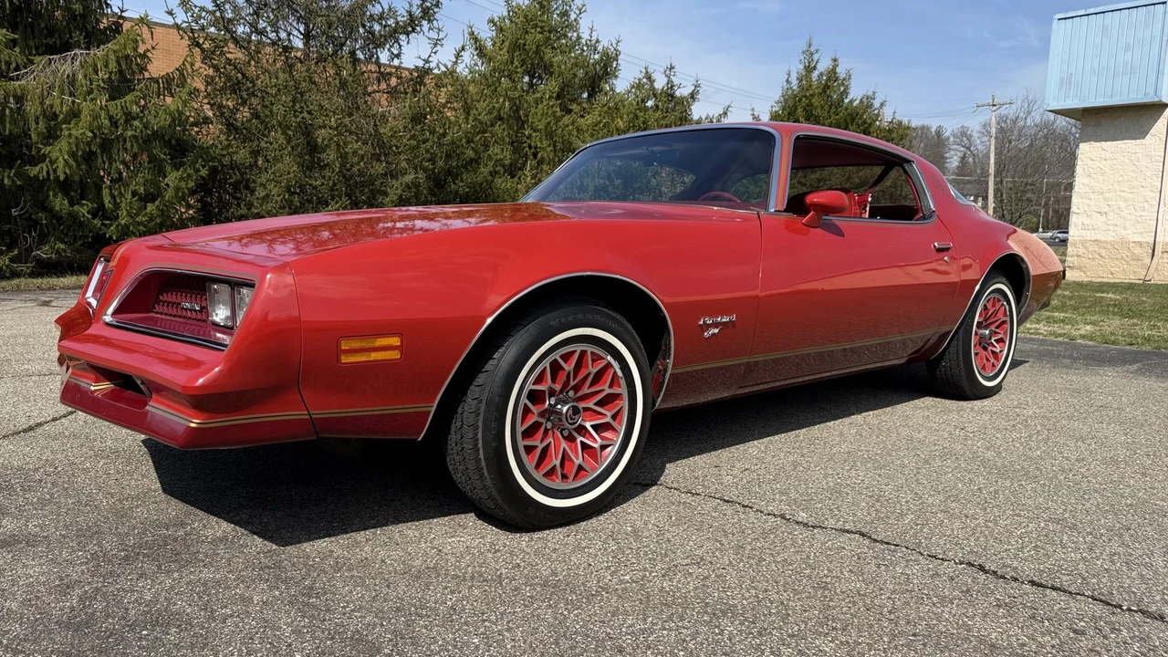 1978 Pontiac Firebird 2nd Gen - Image 19 of 31