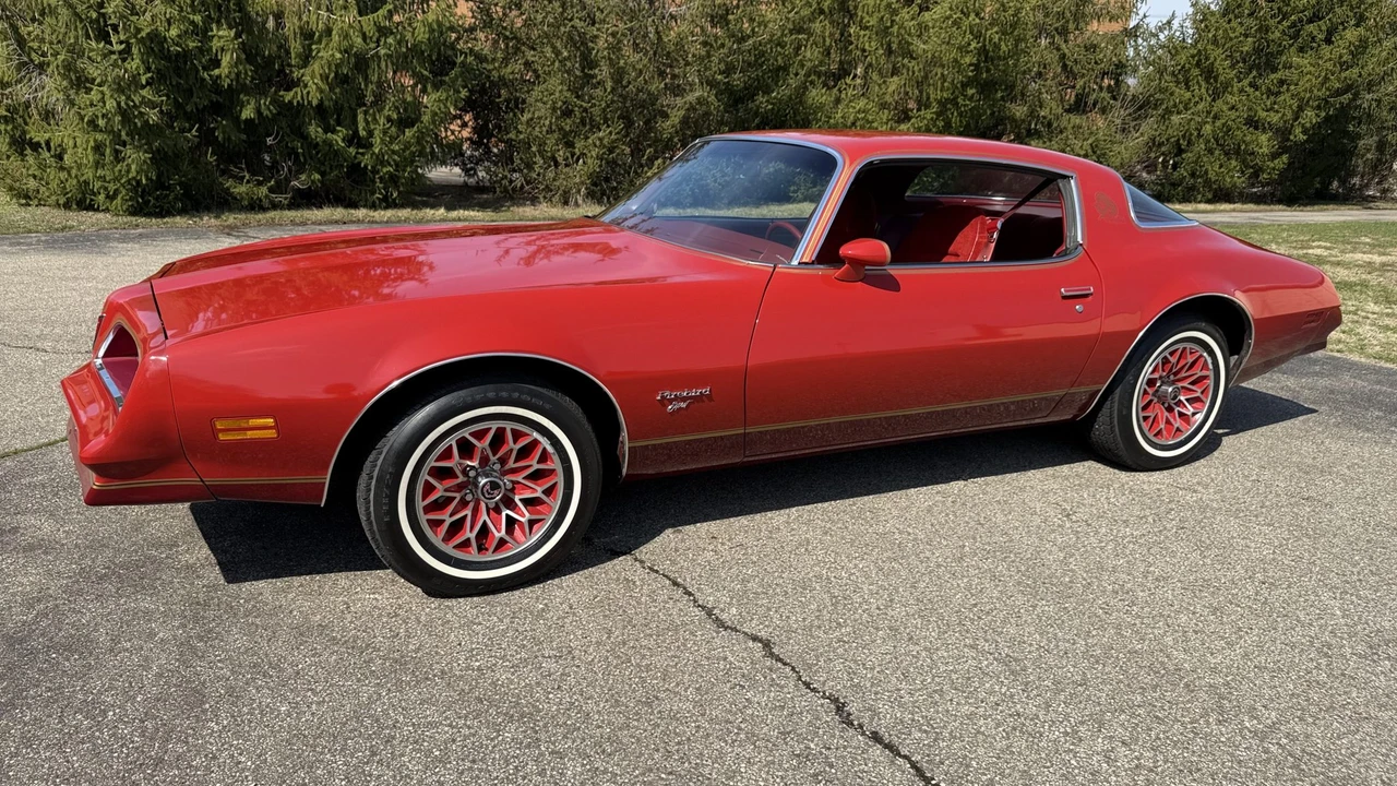 1978 Pontiac Firebird 2nd Gen - Image 20 of 31