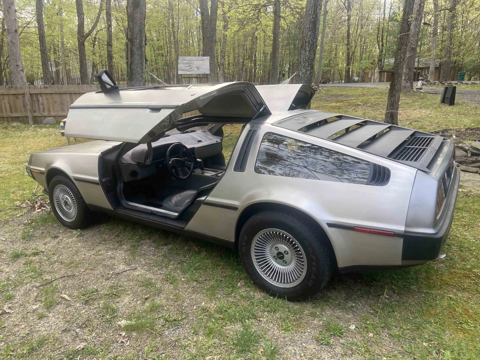 1982 DeLorean DMC-12 - Image 18 of 31