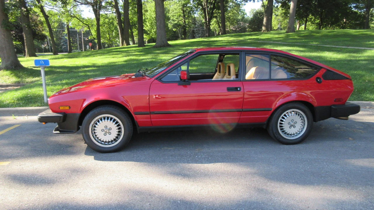 1986 Alfa Romeo Alfetta GT - Image 4 of 31