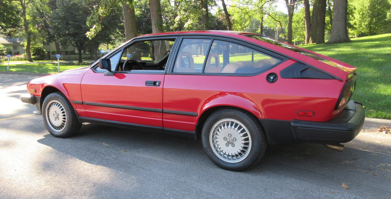 1986 Alfa Romeo Alfetta GT - Image 5 of 31