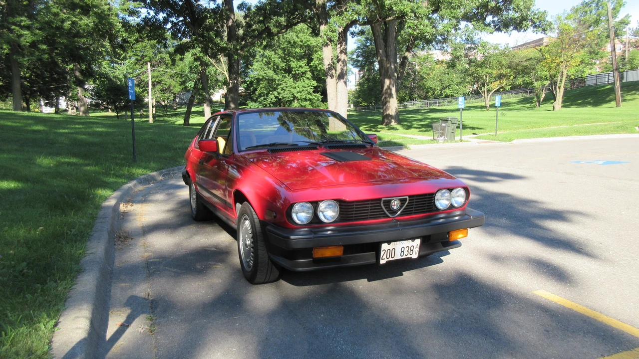 1986 Alfa Romeo Alfetta GT - Image 11 of 31