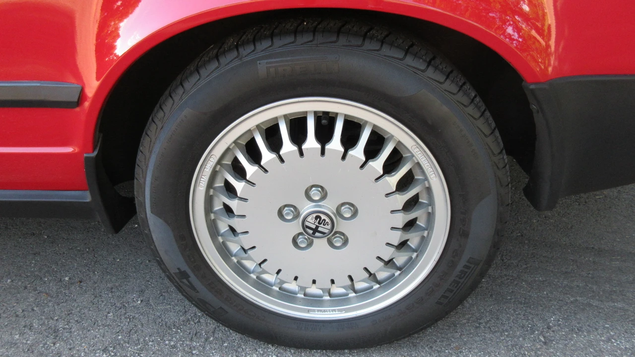 1986 Alfa Romeo Alfetta GT - Image 30 of 31