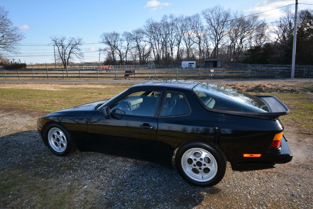 1986 Porsche 944 Turbo - Image 8 of 31