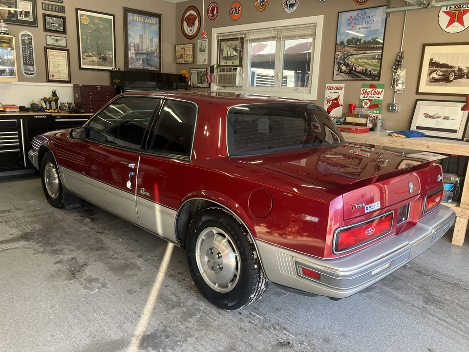 1988 Buick Riviera 4th-7th Gen - Image 11 of 31