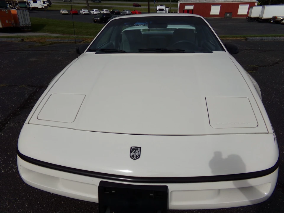 1988 Pontiac Fiero Formula - Image 5 of 31