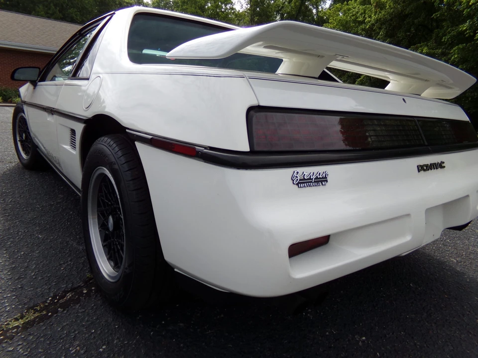 1988 Pontiac Fiero Formula - Image 14 of 31