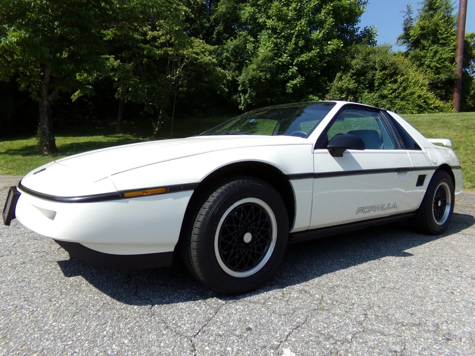 1988 Pontiac Fiero Formula - Image 3 of 31