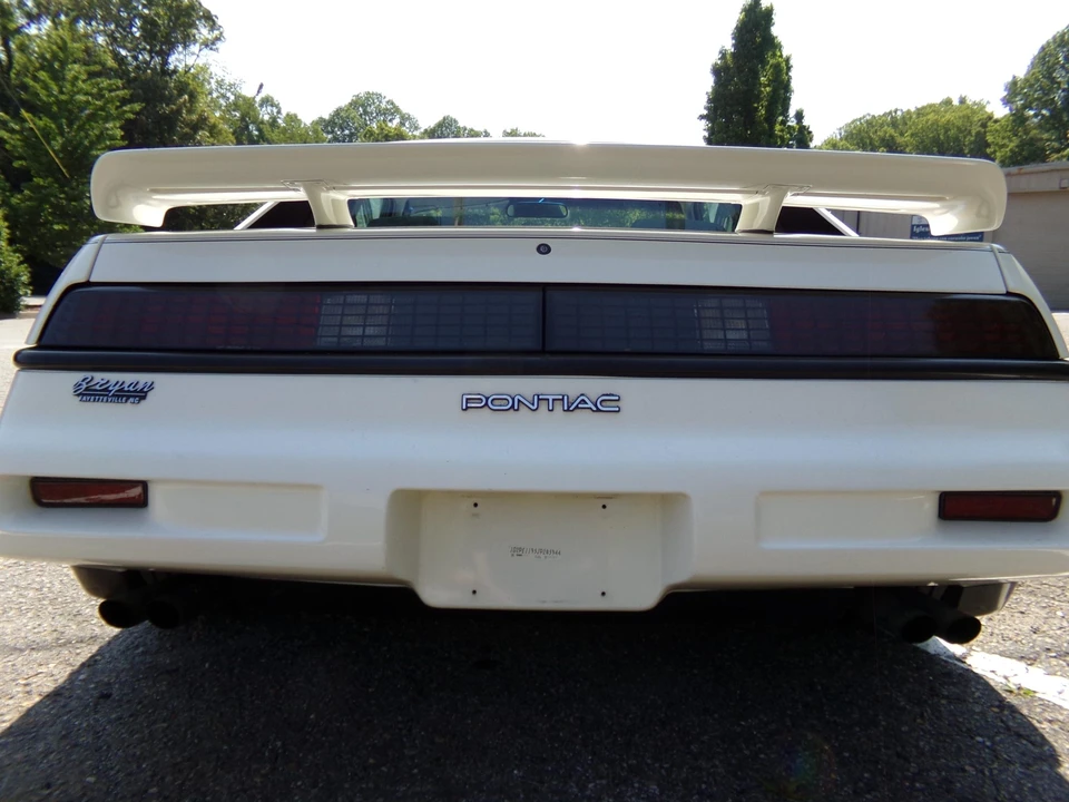1988 Pontiac Fiero Formula - Image 13 of 31