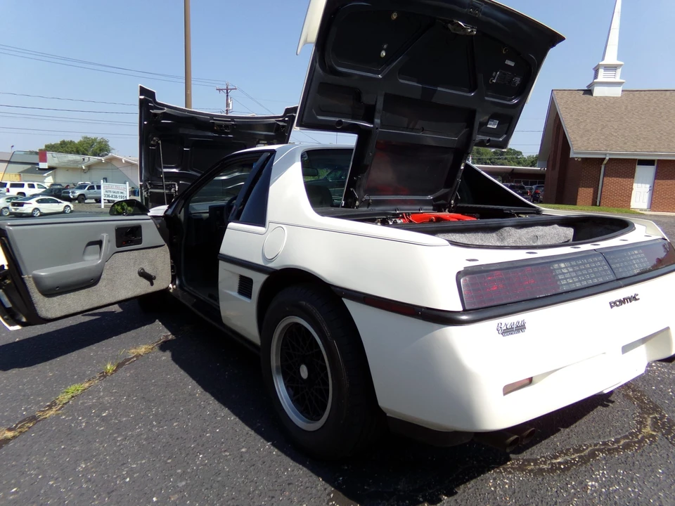 1988 Pontiac Fiero Formula - Image 19 of 31