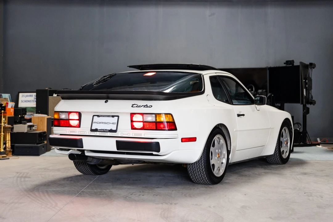 1989 Porsche 944 Turbo - Image 12 of 31