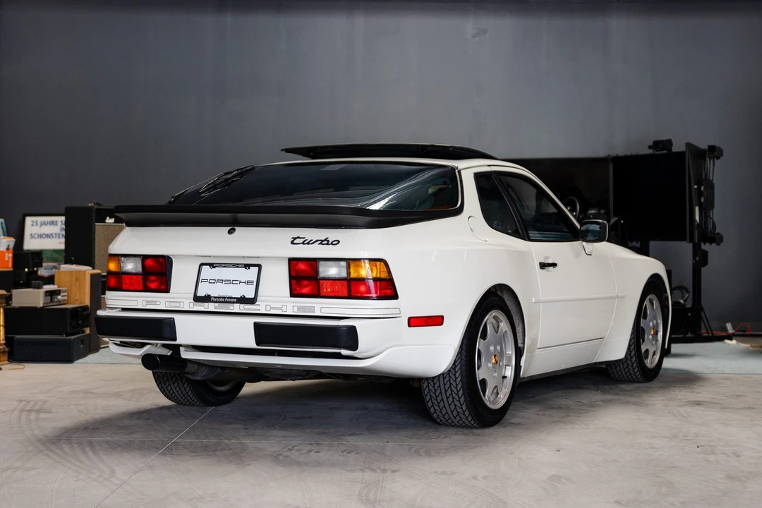 1989 Porsche 944 Turbo - Image 11 of 31