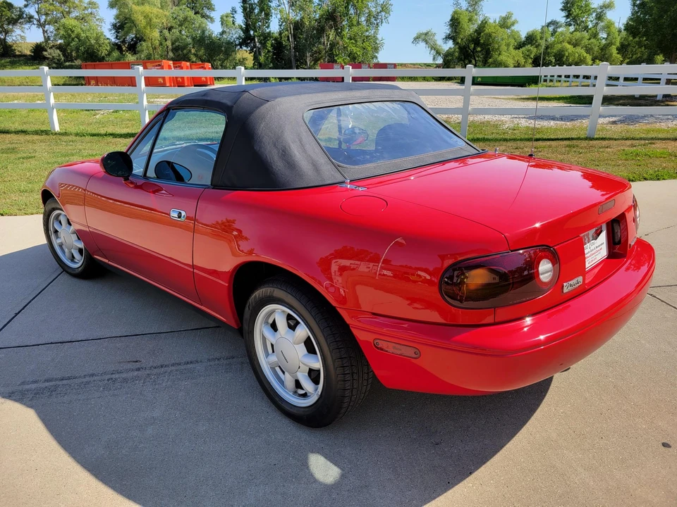 1990 Mazda NA MX-5 Miata - Image 6 of 31