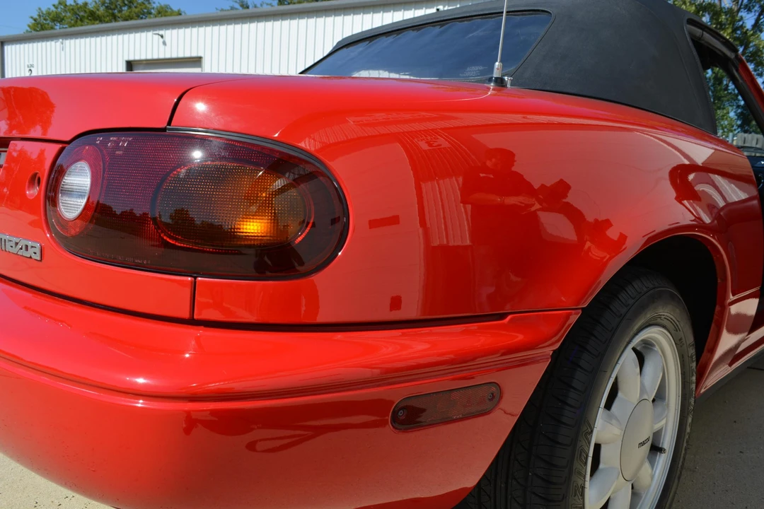 1990 Mazda NA MX-5 Miata - Image 29 of 31
