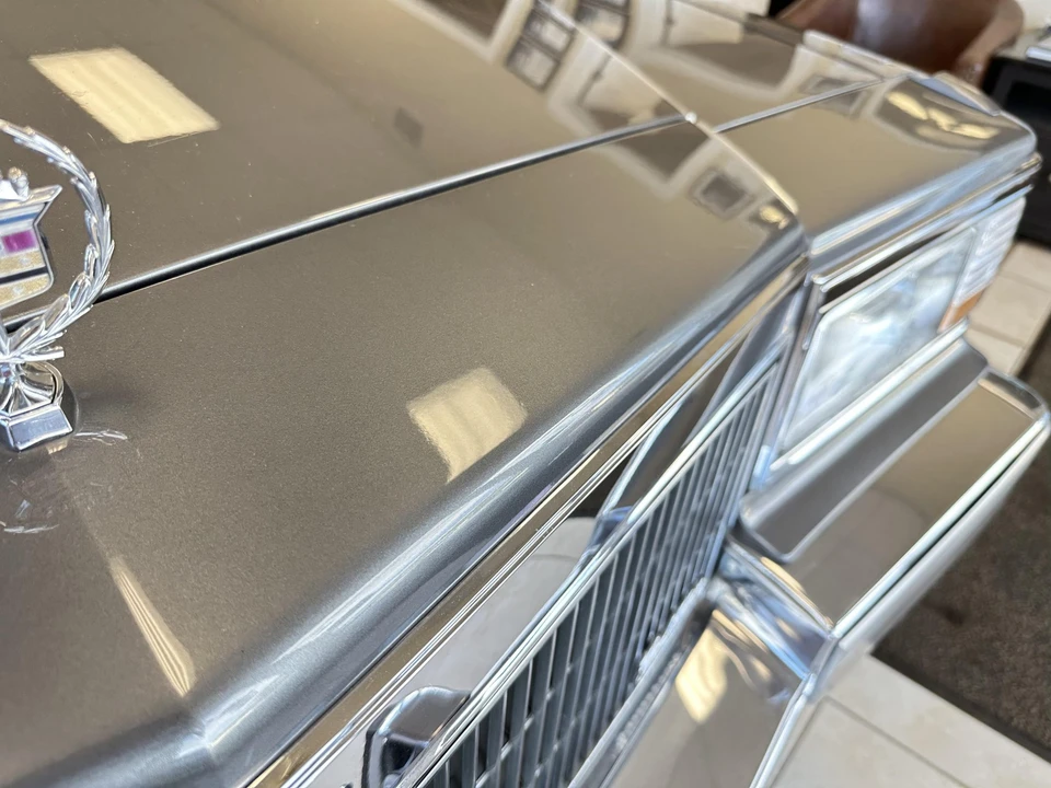 1991 Cadillac Brougham - Image 22 of 31