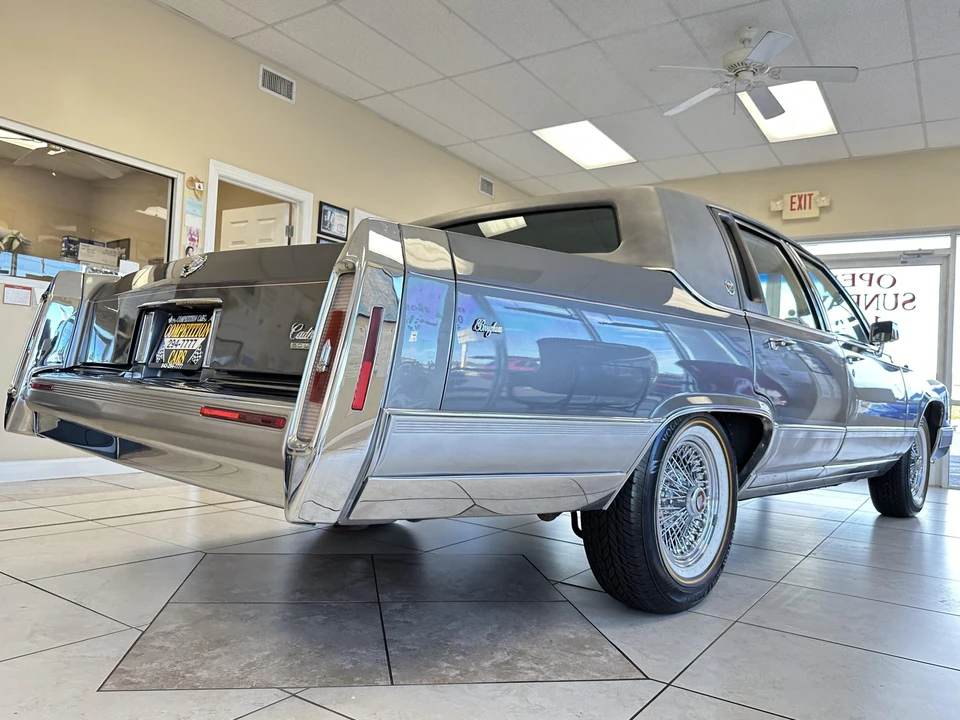 1991 Cadillac Brougham - Image 8 of 31
