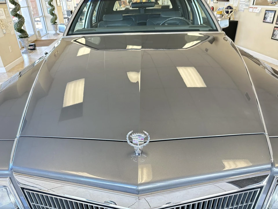 1991 Cadillac Brougham - Image 16 of 31