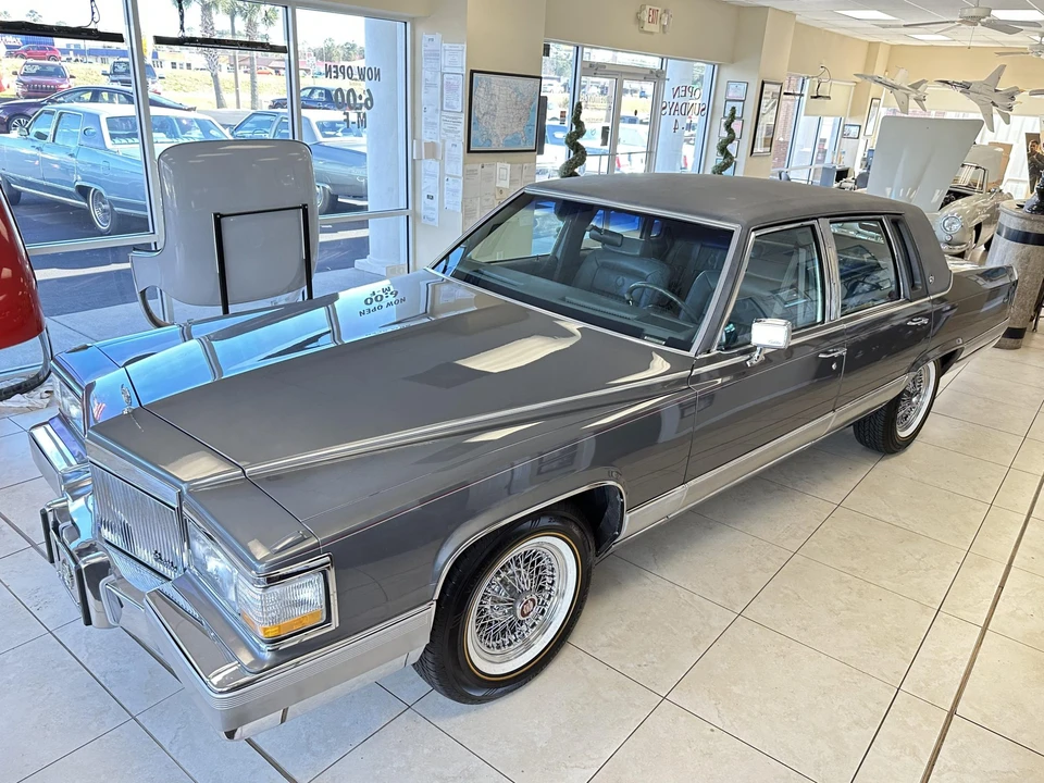 1991 Cadillac Brougham - Image 2 of 31