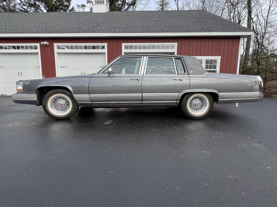 1991 Cadillac Brougham - Image 16 of 31