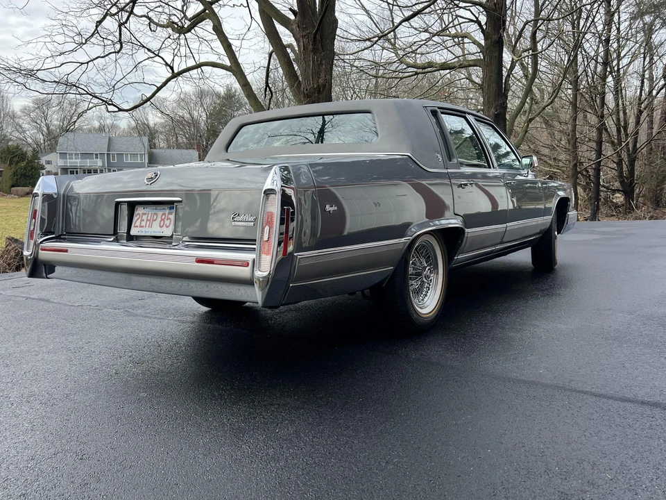 1991 Cadillac Brougham - Image 12 of 31