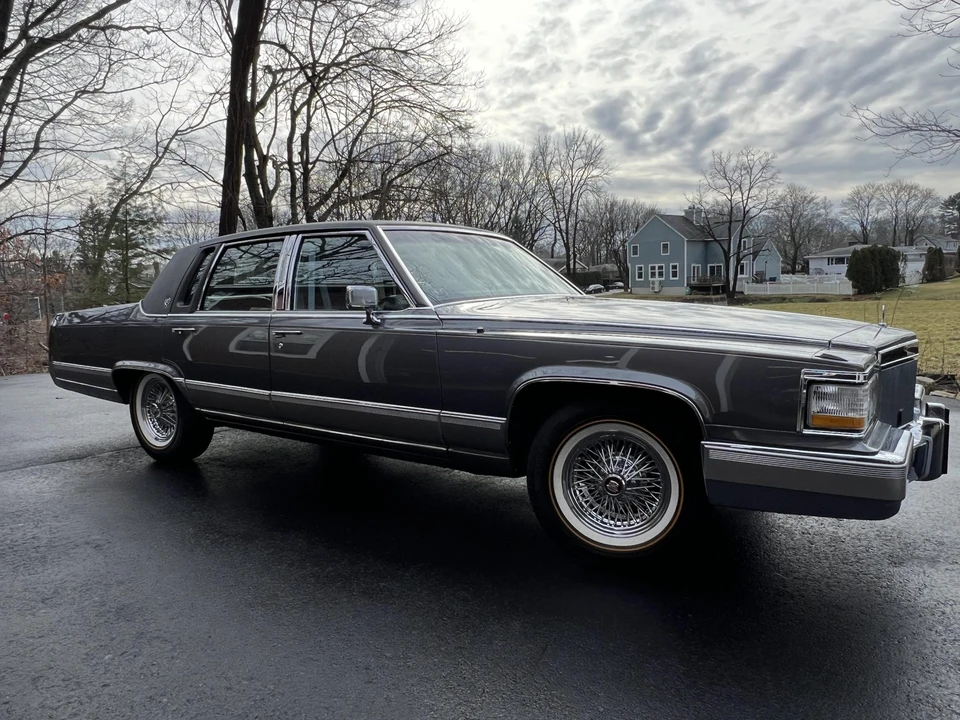 1991 Cadillac Brougham - Image 8 of 31