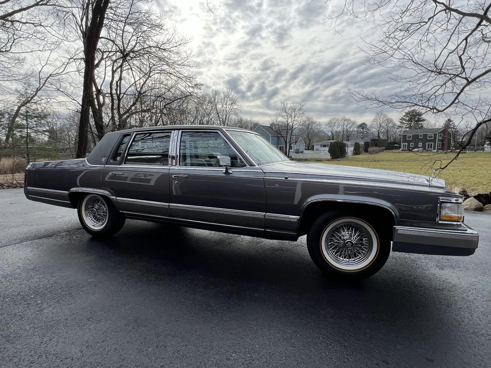 1991 Cadillac Brougham - Image 7 of 31