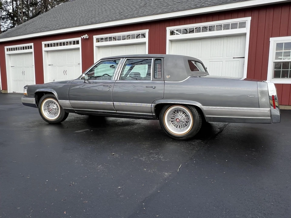1991 Cadillac Brougham - Image 2 of 31