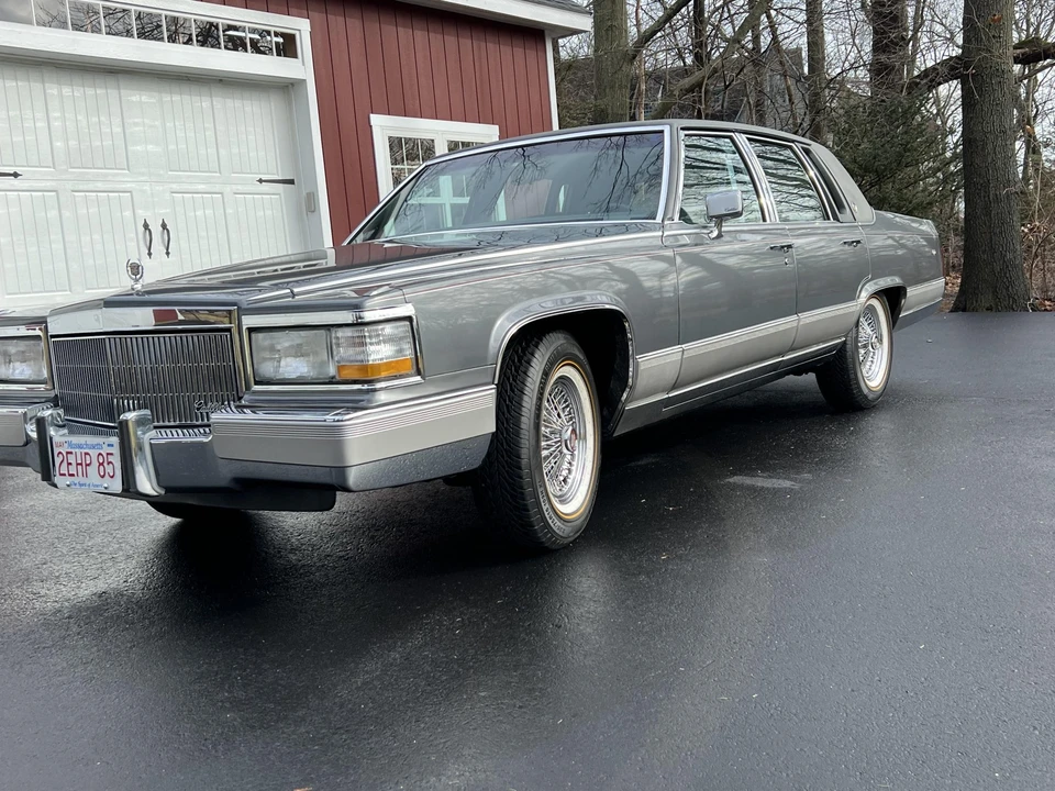 1991 Cadillac Brougham - Image 26 of 31