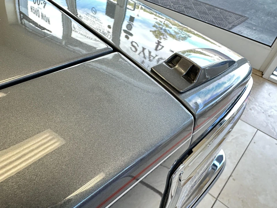 1991 Cadillac Brougham - Image 17 of 31