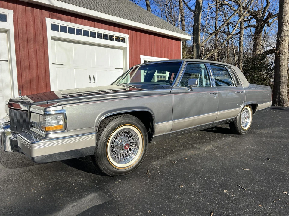 1991 Cadillac Brougham - Image 24 of 31